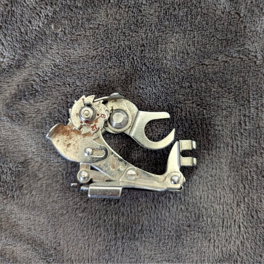 Vintage Ruffler Sewing Machine Foot Attachment‎